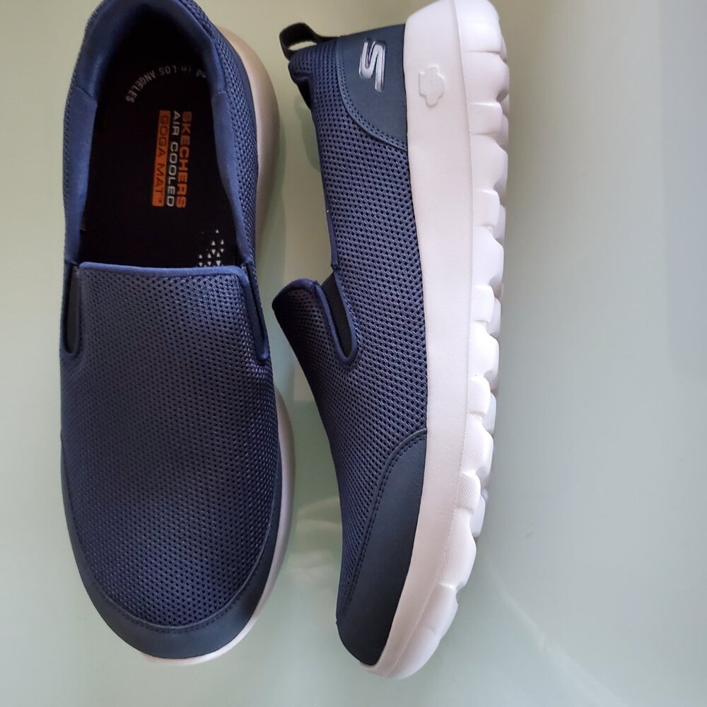Walking Sneaker